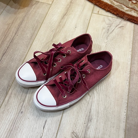 Limited Edition --‎ Converse Red Canvas Sneakers Classic Low-Top Design